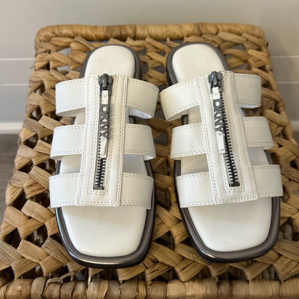 DKNYC White Sandals with Zipper Detail